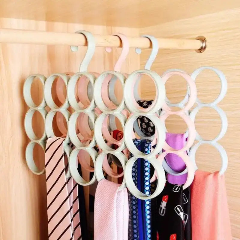 15 Circle Plastic Ring Hanger