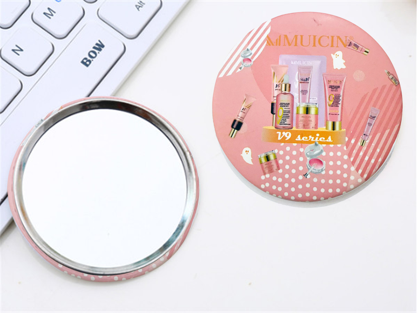 CUTE HANDHELD MAKEUP MIRROR - PERFECT FOR ON-THE-GO TOUCH-UPS